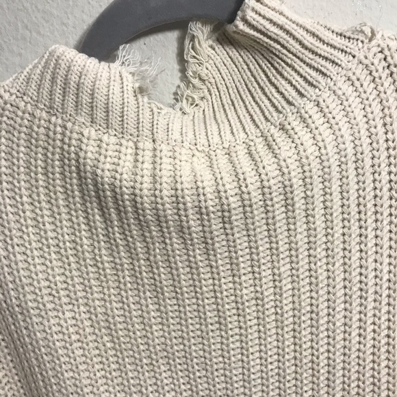 LF Stores NWT🎈Distressed Oversized sweater - Picture 6 of 7